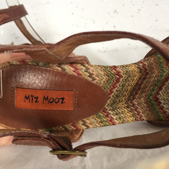 Miz Mooz Tan LeatherT strap Retro  Cone Heel Sandal Fun Zig Zag insole - Size 8 - Picture 9 of 11